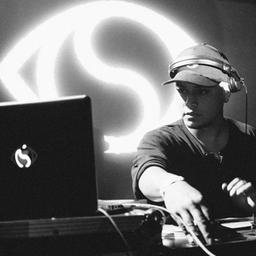 j-louis x pyrmdplaza (Joe Kay's Slowed Edit)